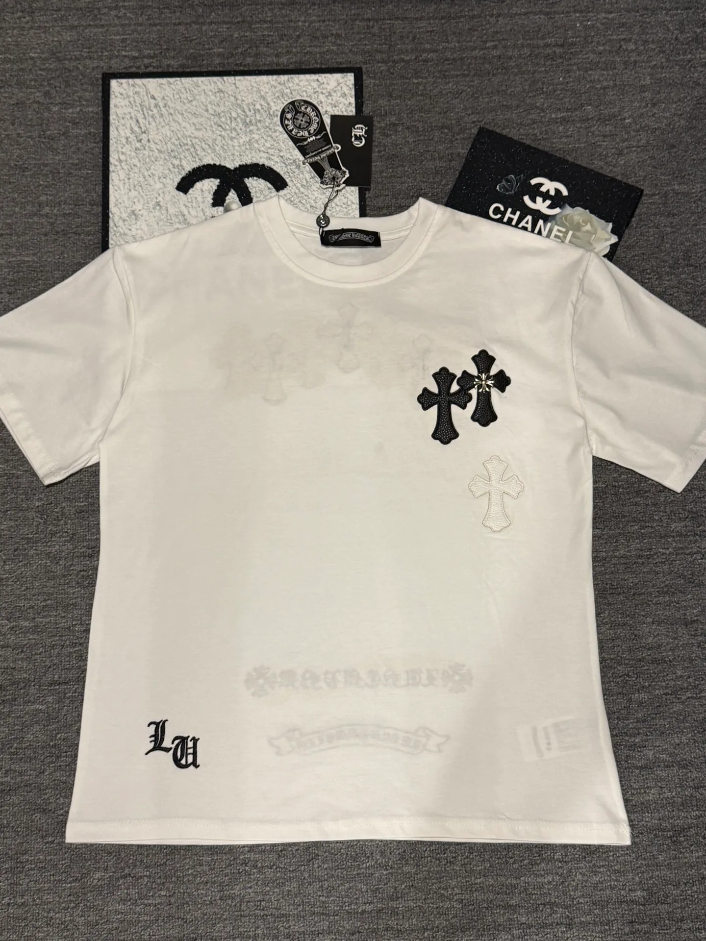 80 Chrome hearts• YB 、 、 ， 1*1 ，4 、 。 ， ， BROTHER ， , , ， 。 ， ±0.02mm，Quality 。 ， ； 。 。 ，Classic oversize ， 。 :Black White Sizes: S M L XL